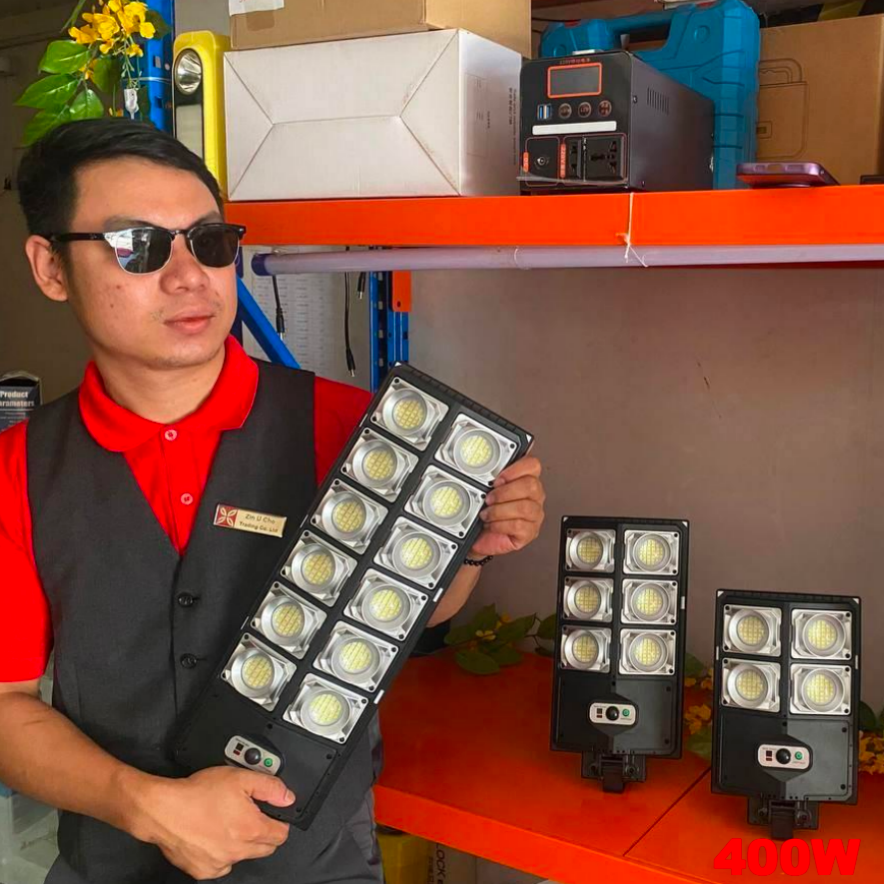 1200W High-Efficiency Lithium Solar Street Light with Motion Sensor And Remote Control Functionality